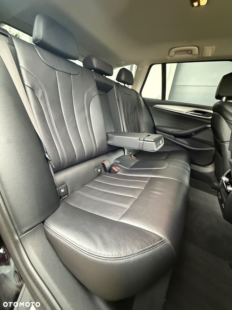 BMW Seria 5 518d Business Edition sport - 26
