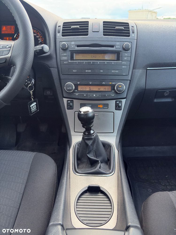 Toyota Avensis - 13