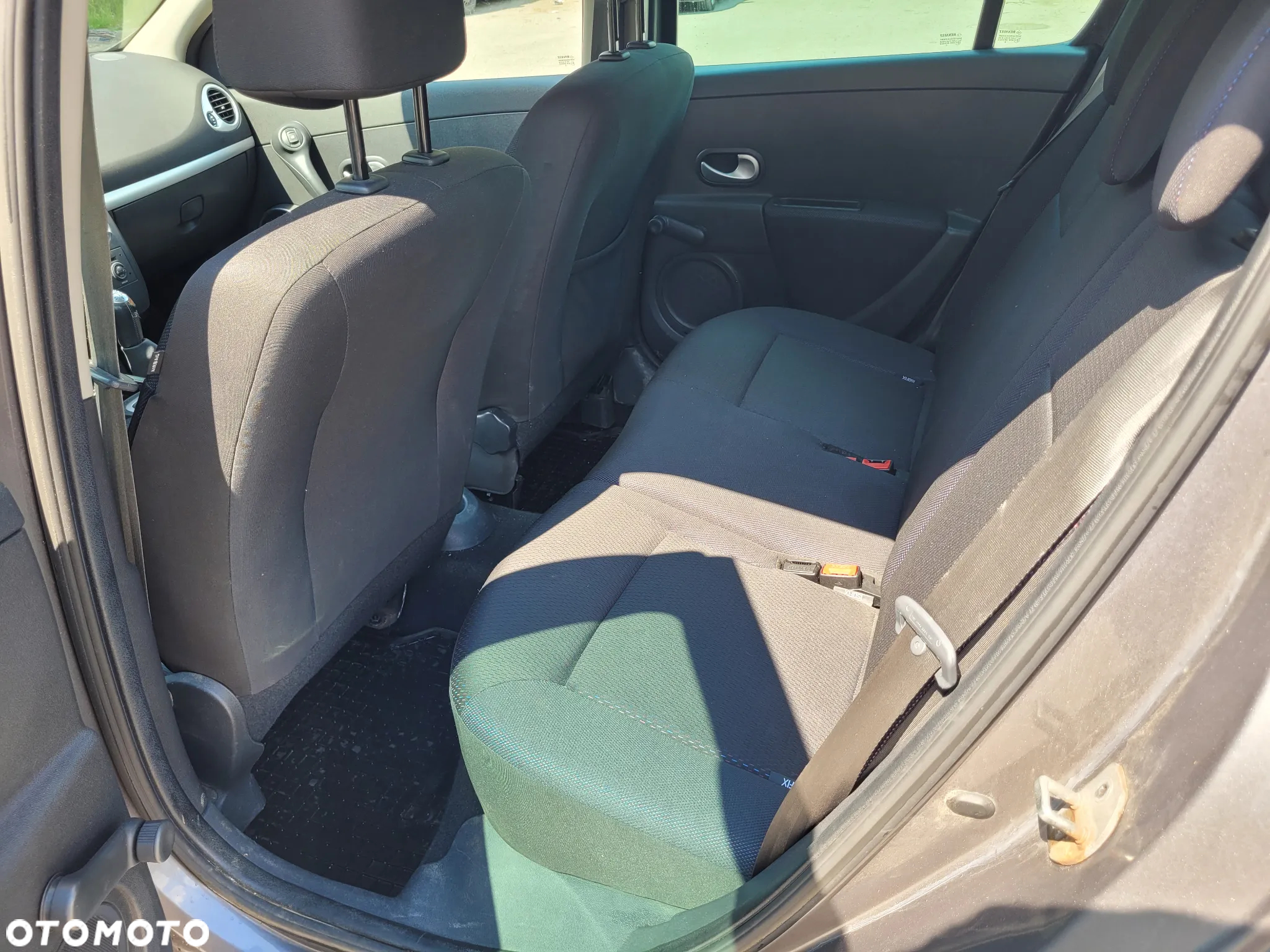 Renault Clio - 17