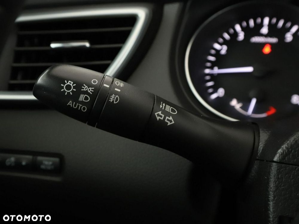 Nissan Qashqai 1.3 DIG-T DCT N-CONNECTA - 32