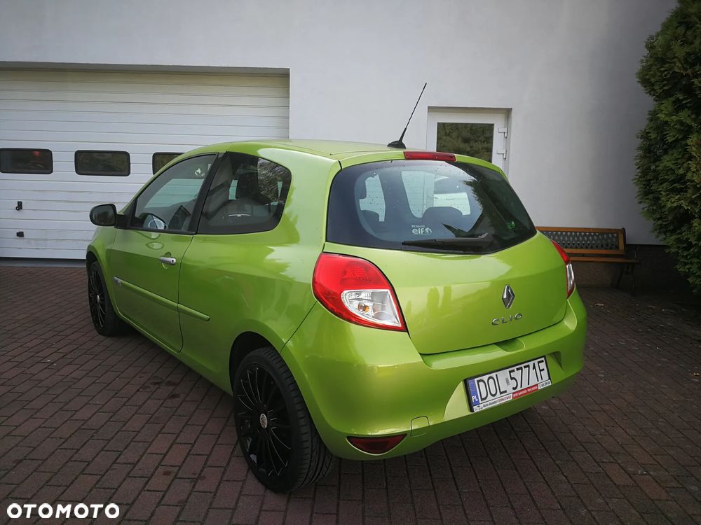 Renault Clio 1.5 dCi Privilege - 9
