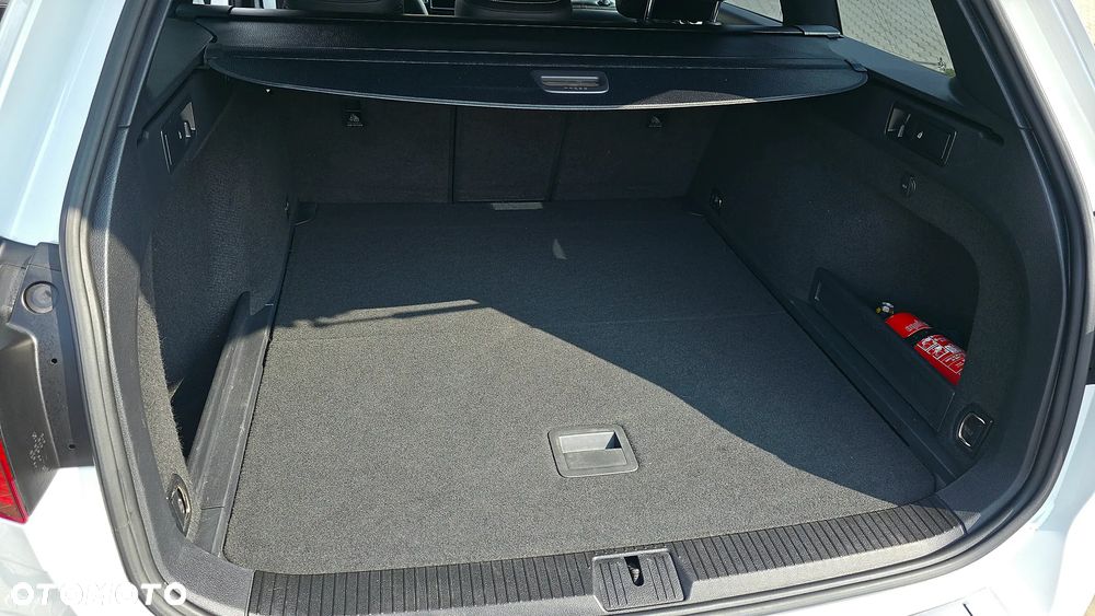 Volkswagen Passat - 29