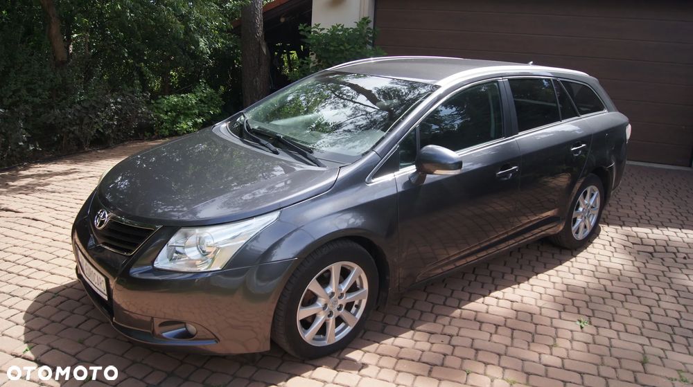 Toyota Avensis - 2