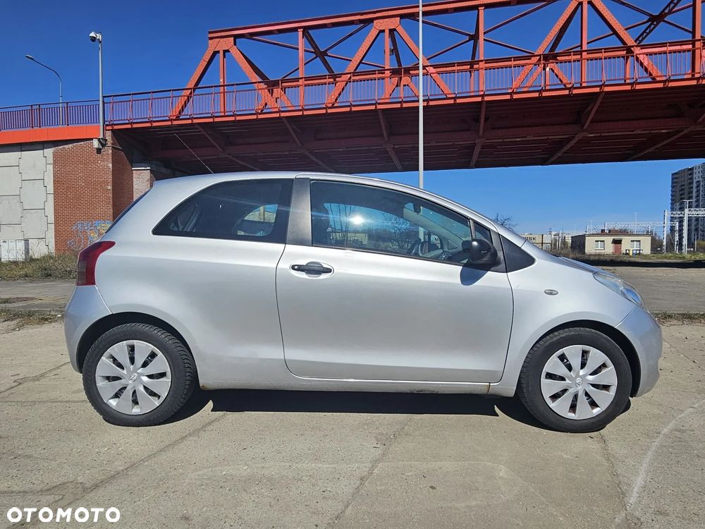 Toyota Yaris 1.3 Terra - 3