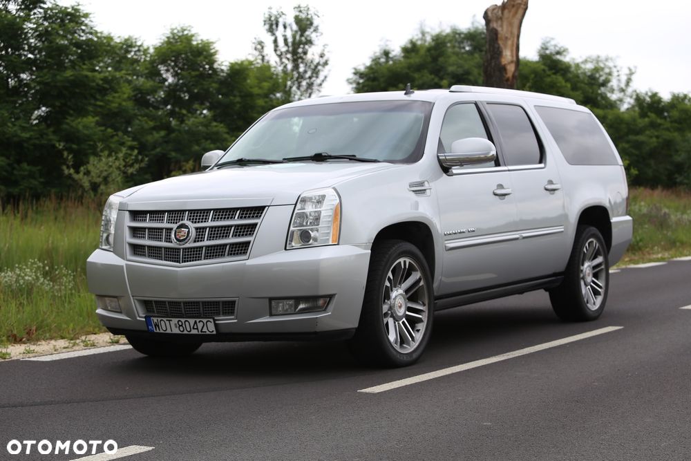 Cadillac Escalade - 2
