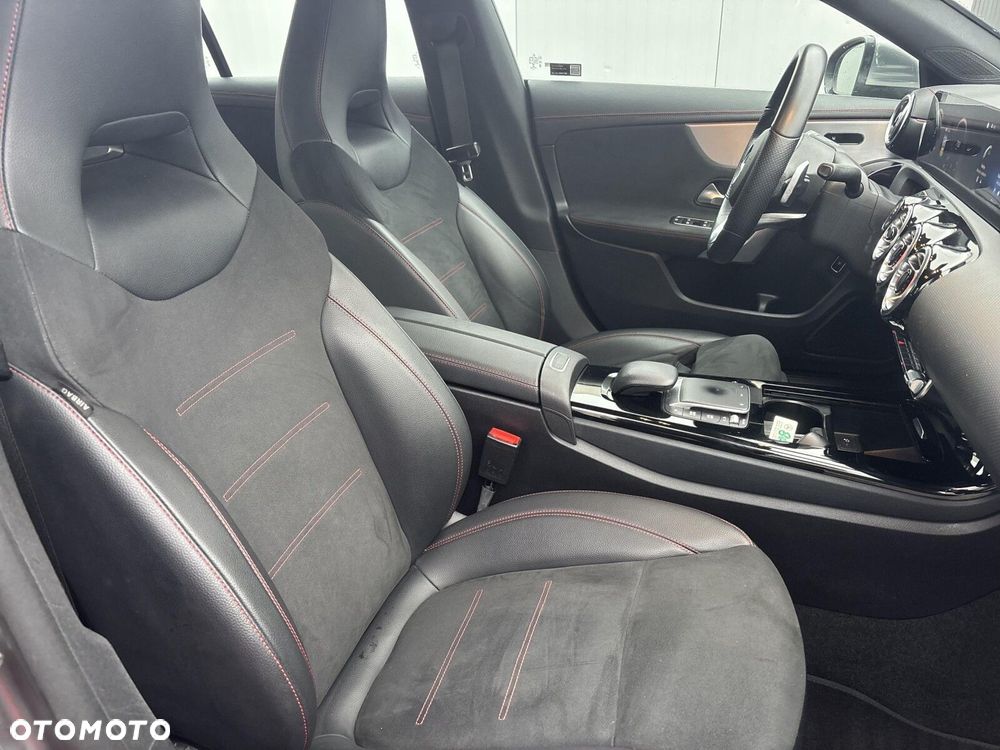 Mercedes-Benz CLA - 18