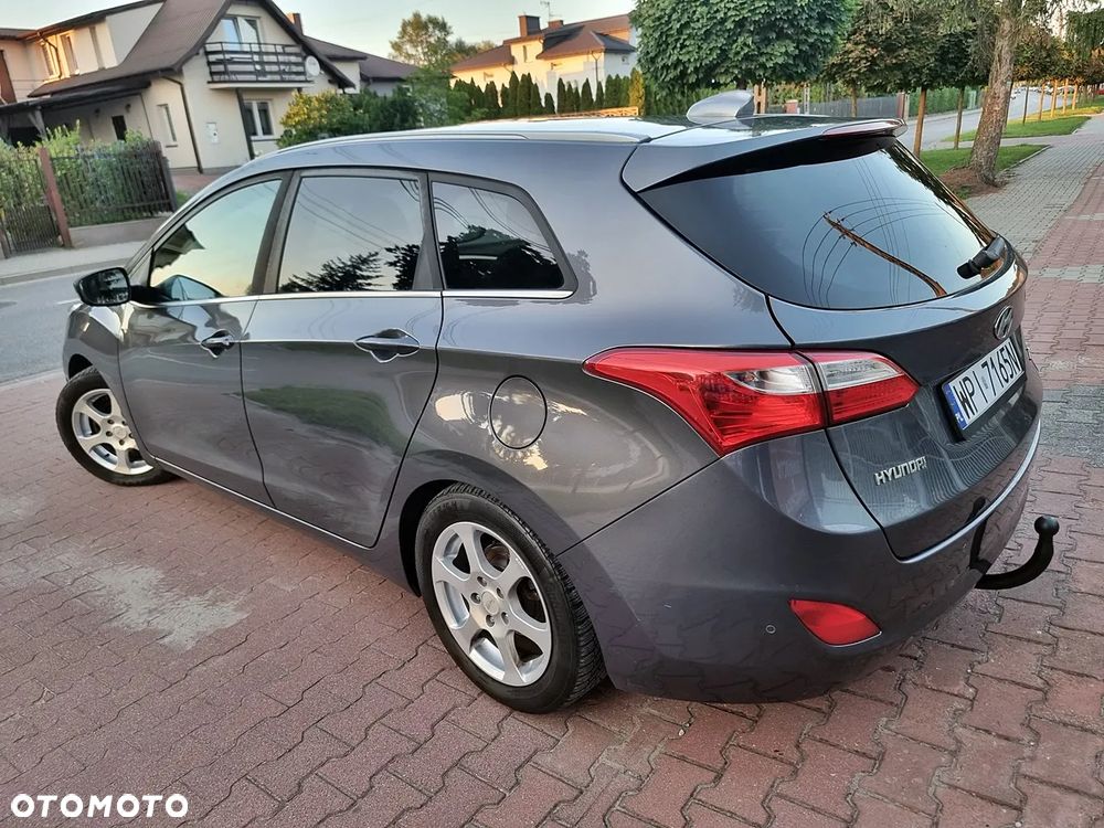 Hyundai i30 blue Kombi 1.6 GDi Style - 23