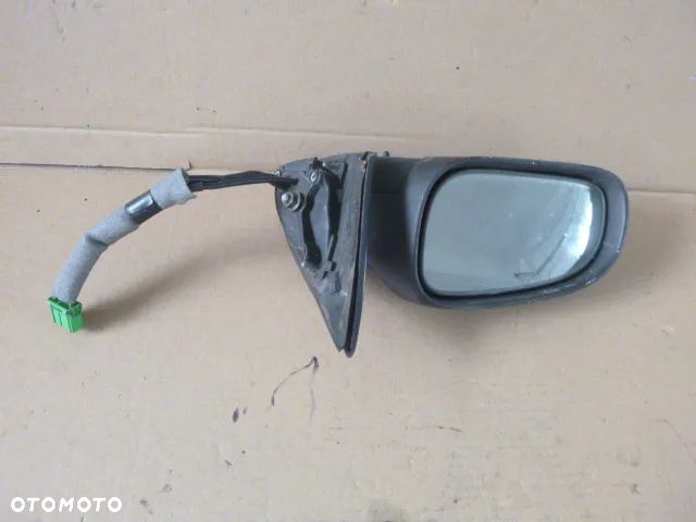 LUSTERKO LEWE ELEKTRYCZNE VOLVO S60 I 00-10 - 18