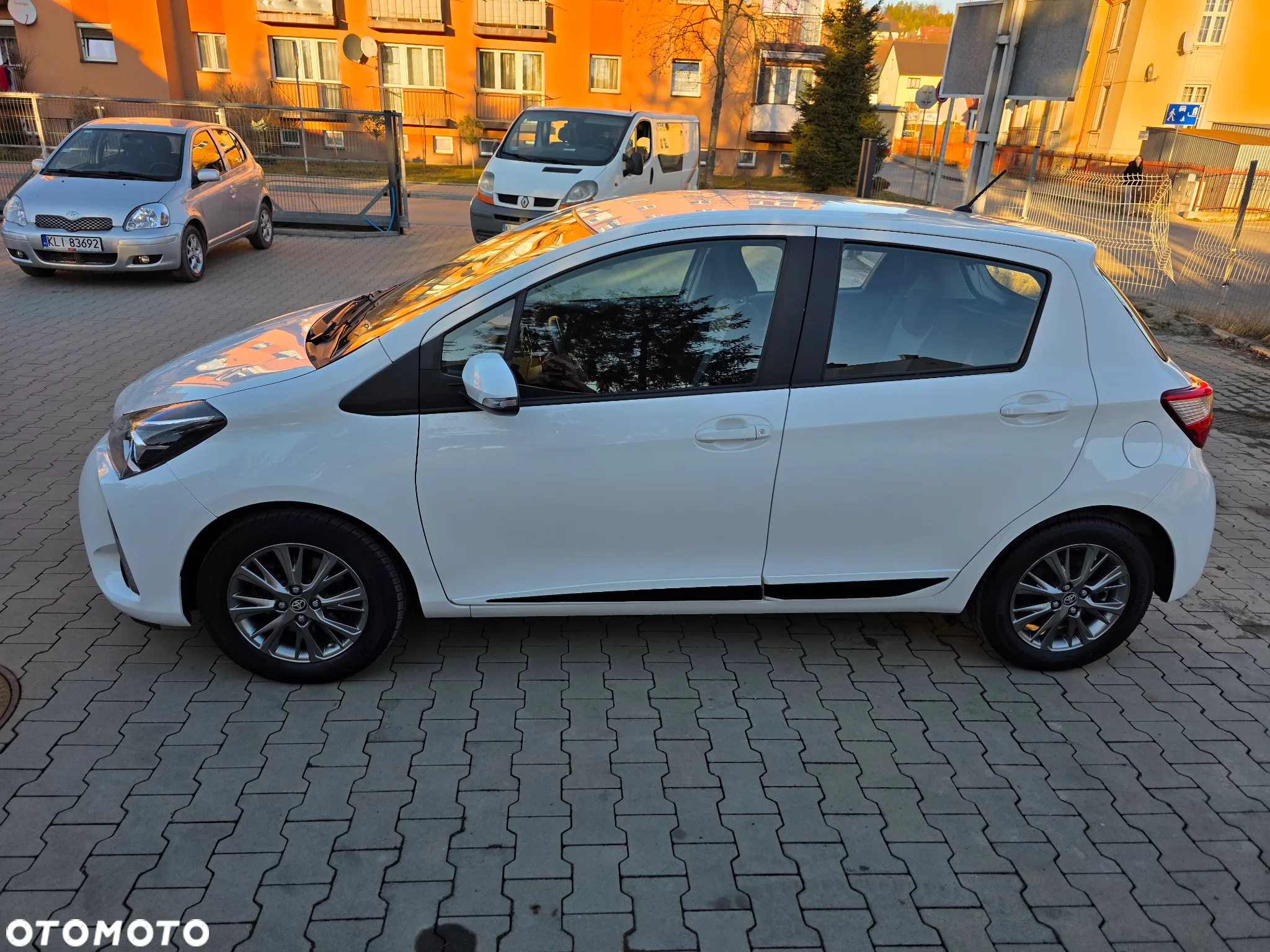 Toyota Yaris Hybrid 1.5 VVT-i Comfort - 3