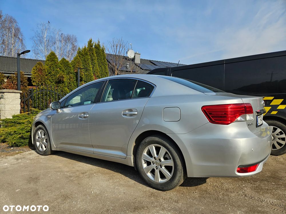 Toyota Avensis 2.0 D-4D Premium - 5
