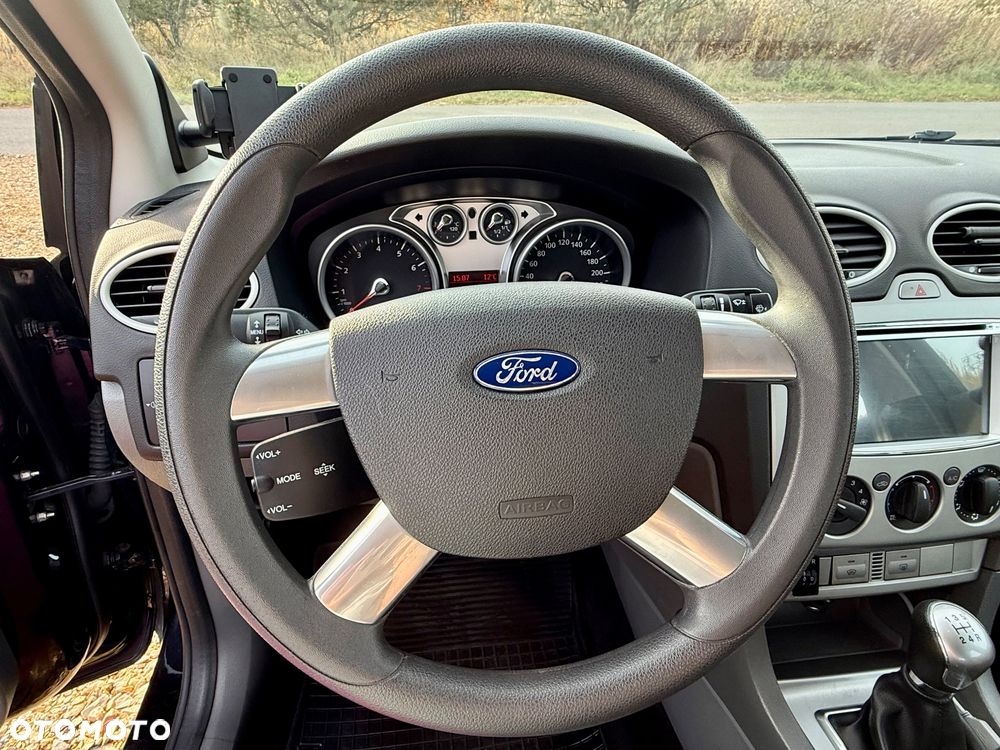 Ford Focus 1.6 16V Black Magic - 27