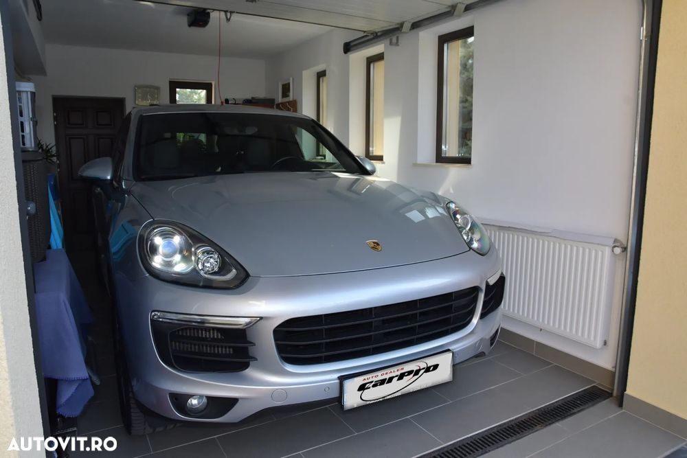 Porsche Cayenne - 23