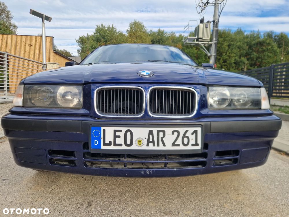 BMW Seria 3 318i - 23