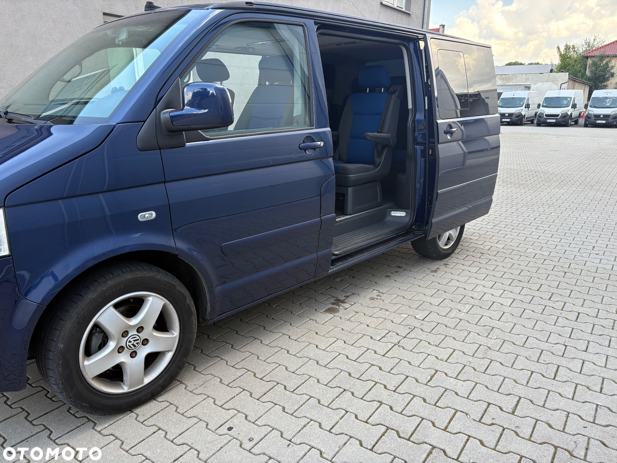 Volkswagen Multivan - 8