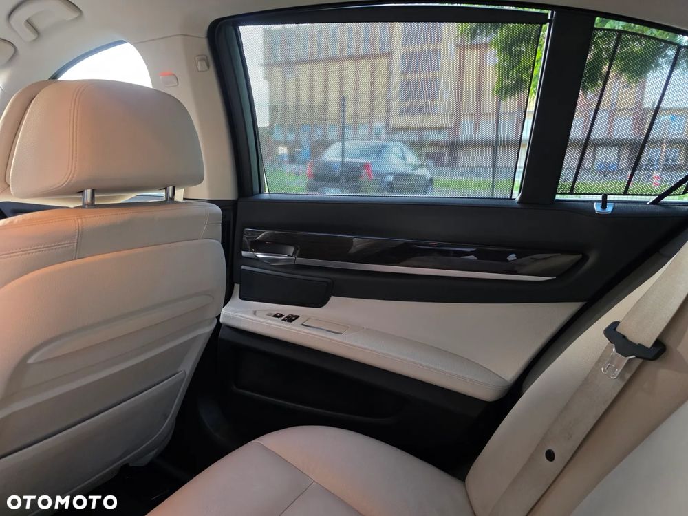 BMW Seria 7 - 20