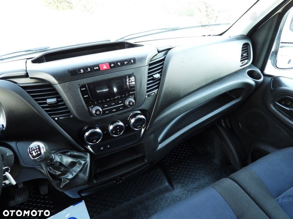 Iveco DAILY 35S14 SKRZYNIA PODWÓJNA KABINA DOKA 7 MIEJSC TEMPOMAT KLIMATYZACJA  140KM - 24
