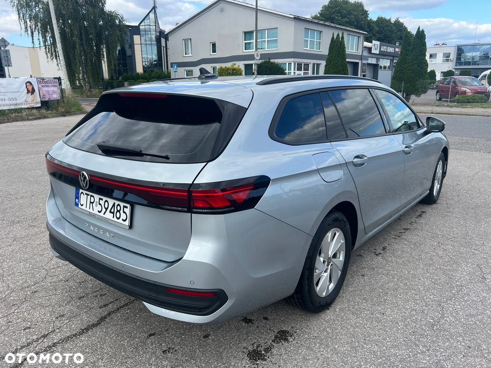 Volkswagen Passat - 4