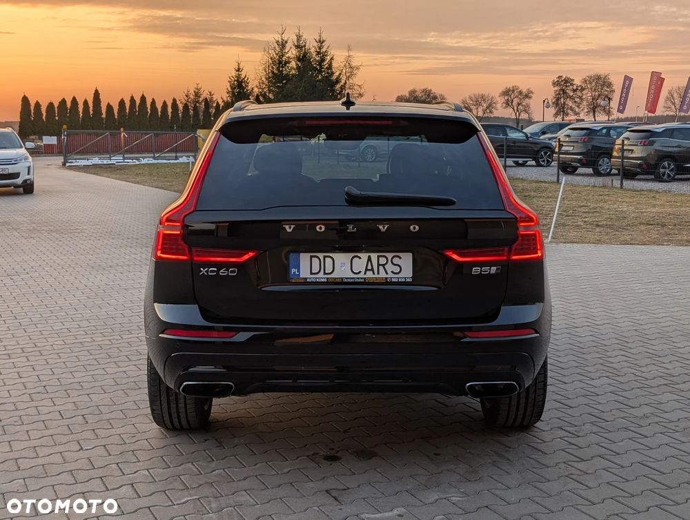 Volvo XC 60 D5 AWD R-Design - 10
