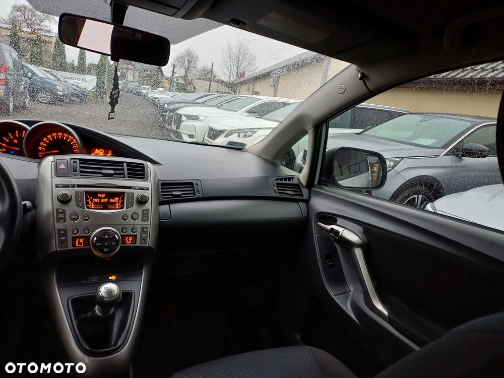 Toyota Verso 2.0 D-4D 2010 7os - 21