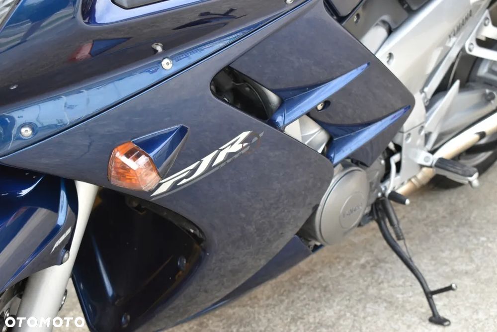 Yamaha FJR - 28