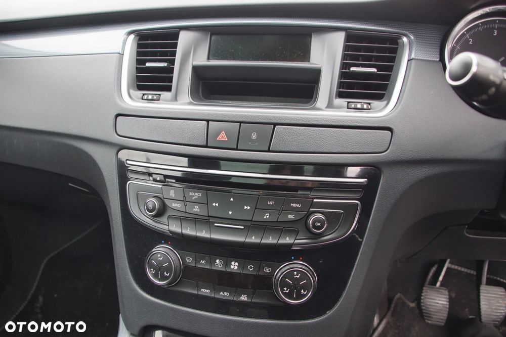 Auto na części - Peugeot 508 SW I 2.0 HDI 163 KM RH02 20MB27 KGN 2010R Silnik Skrzynia Drzwi Maska Klapa Zderzak Błotnik Szyba Lusterko Klamka Lampa Deska Kokpit Sterownik Moduł Czujnik Licznik Wyświetlacz Panel Kierownica - 12