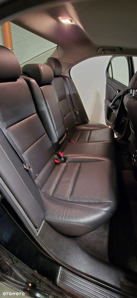 Honda Accord 2.0 Executive Nav - 10