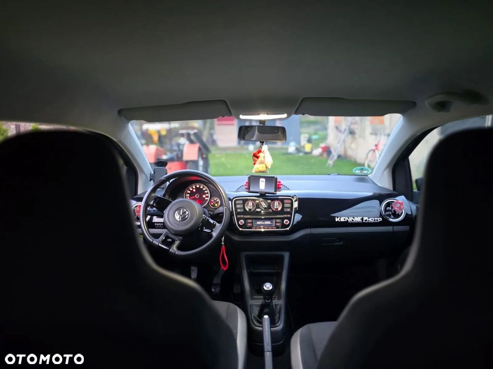 Volkswagen up! (BlueMotion Technology) high - 14