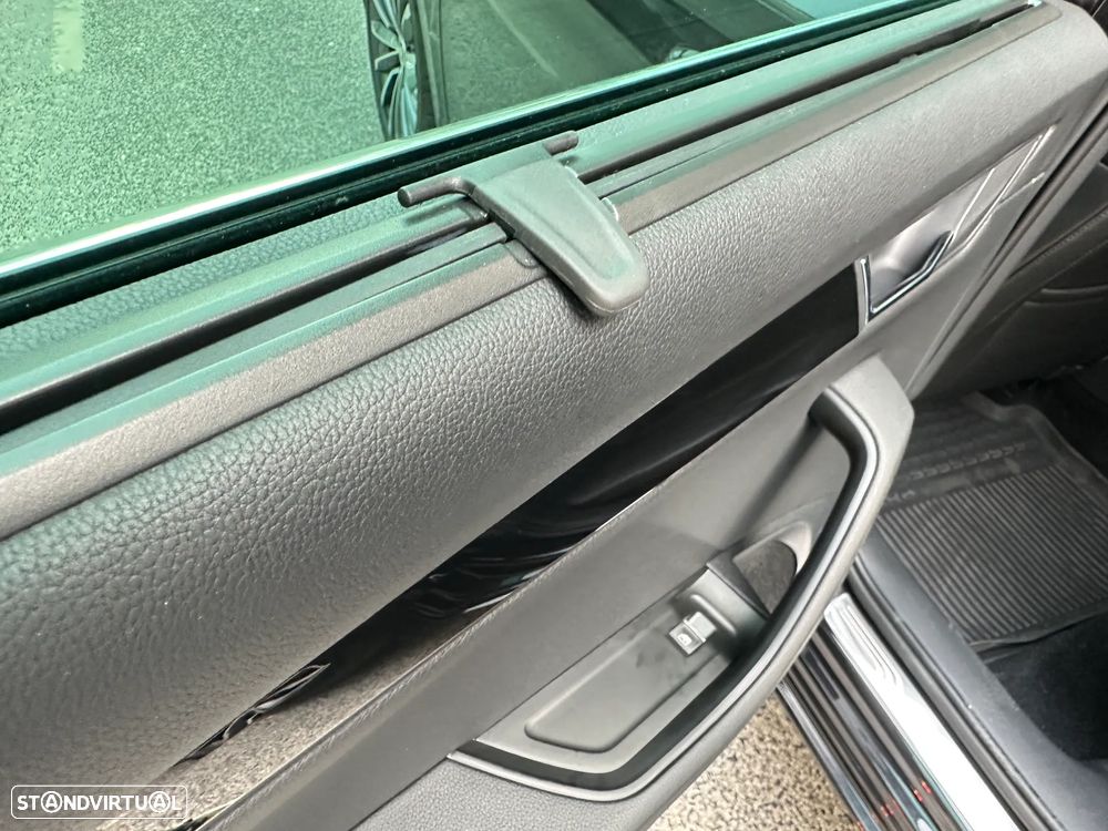 Skoda Superb Break 2.0 TDI Laurin&Klement DSG - 25