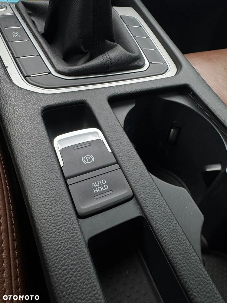 Volkswagen Passat 2.0 TDI (BlueMotion Technology) Highline - 10