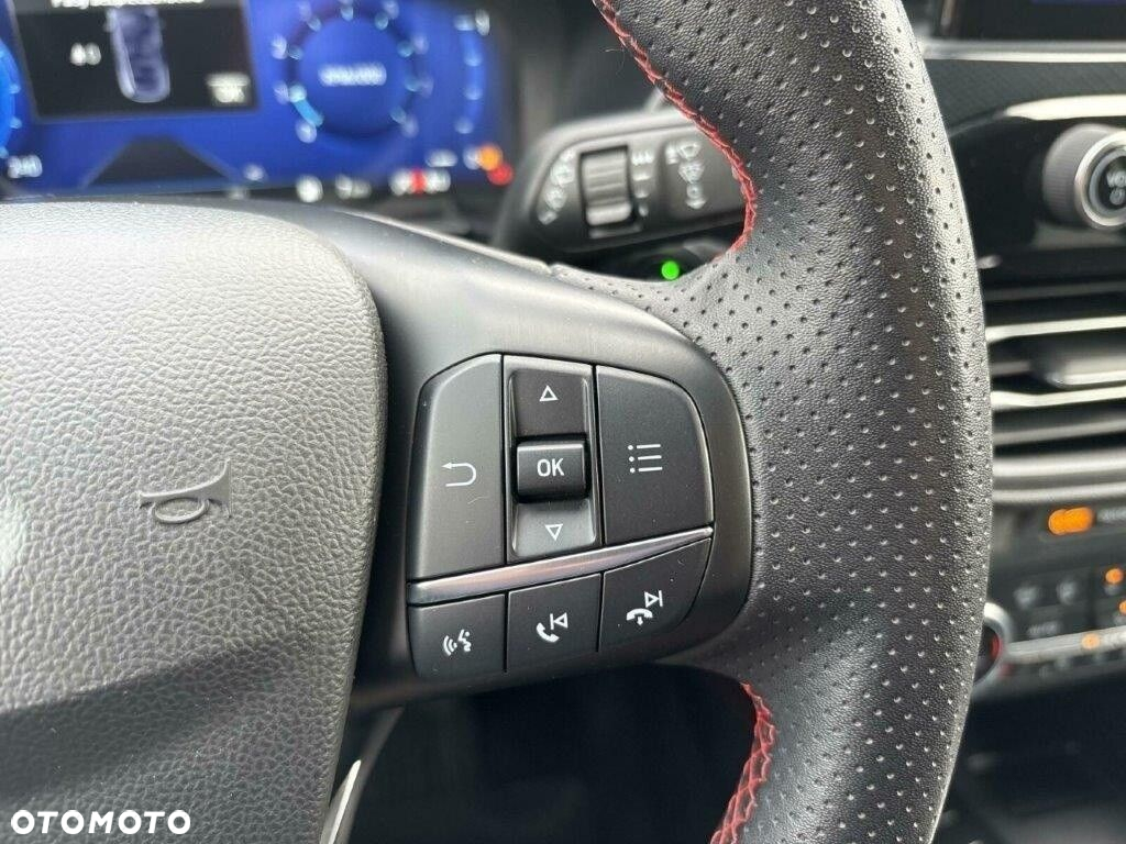 Ford Kuga - 17