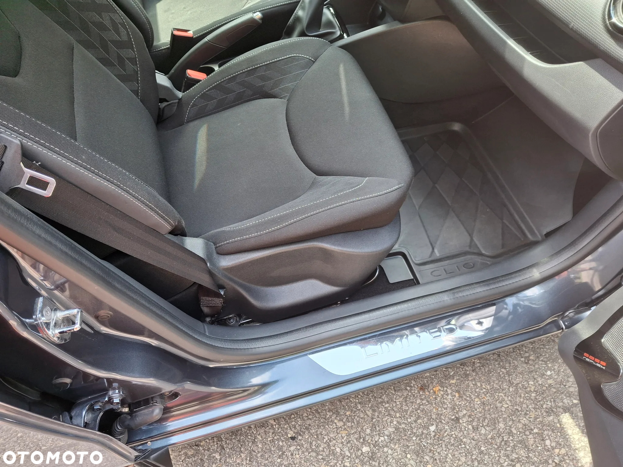 Renault Clio 0.9 Energy TCe Limited - 17
