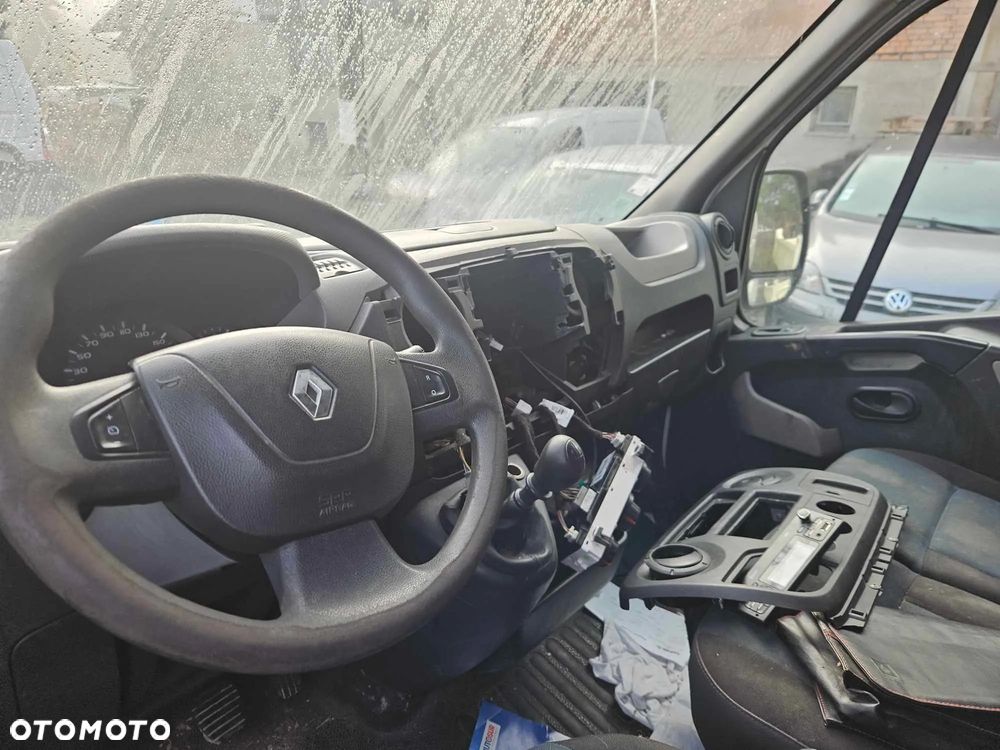 Renault MASTER 2.3 DCI L2H2 ŚREDNI 2015 - 9