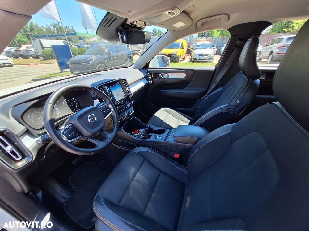 Volvo XC 40 T4 Geartronic Momentum Pro - 17