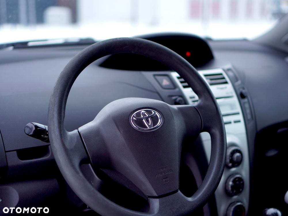 Toyota Yaris 1.0 Luna A/C - 3