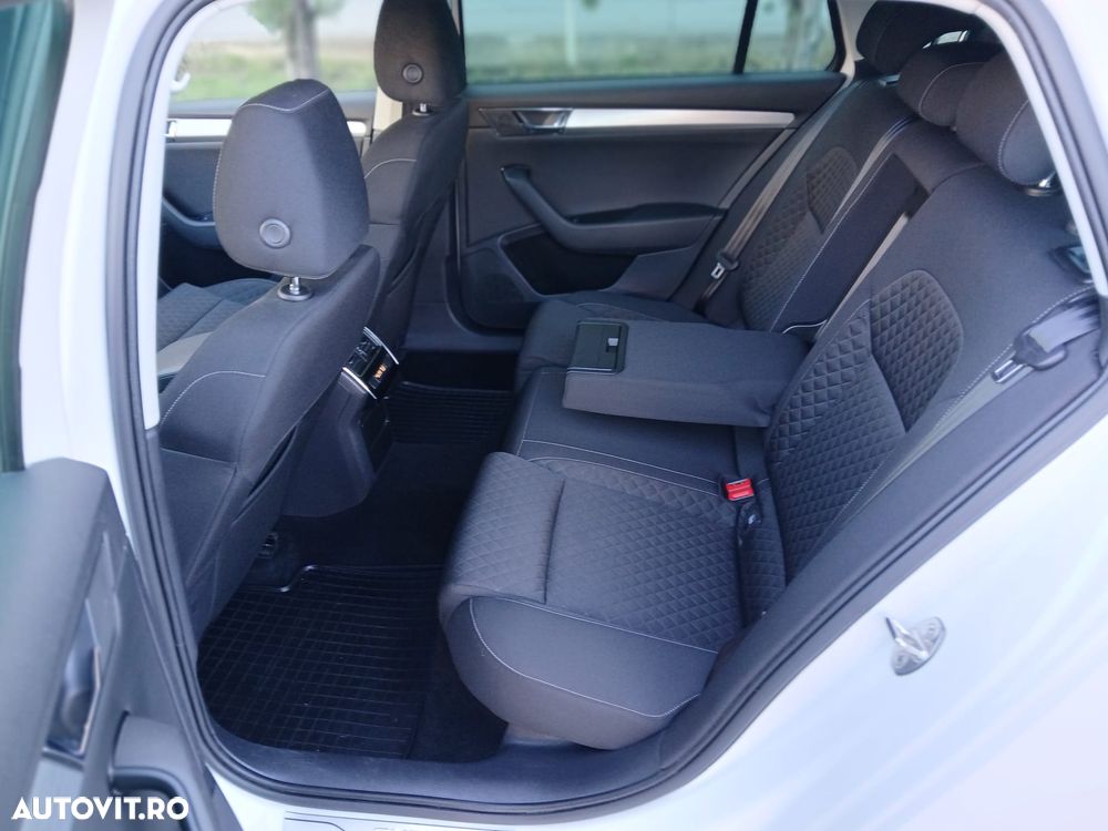 Skoda Superb 2.0 TDI DSG Style - 27