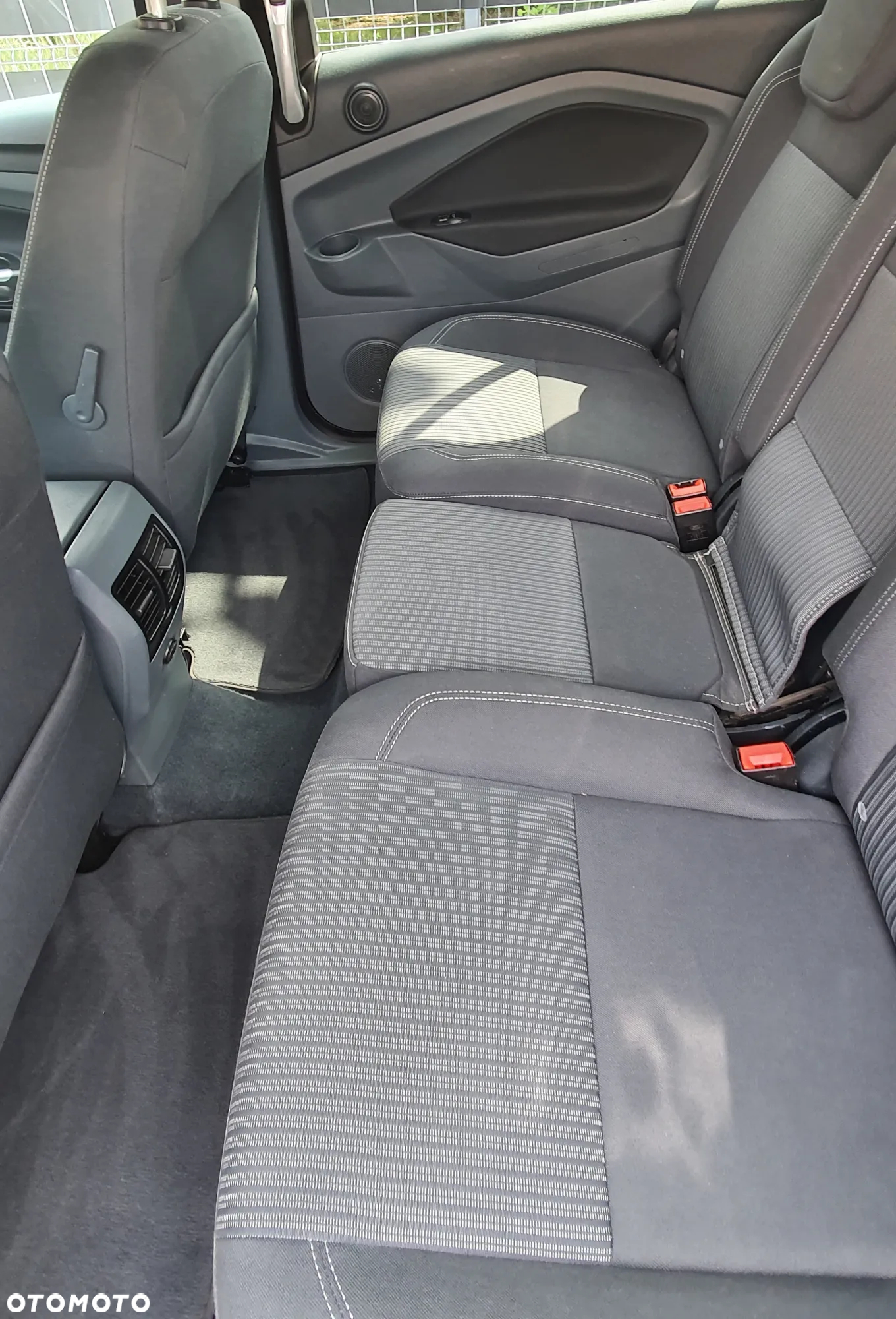 Ford C-MAX 1.6 TDCi Titanium - 21