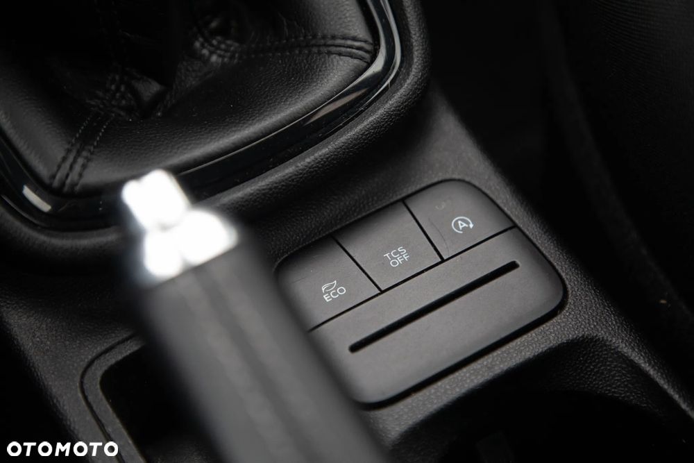 Ford Fiesta 1.0 EcoBoost S&S COOL&CONNECT - 32