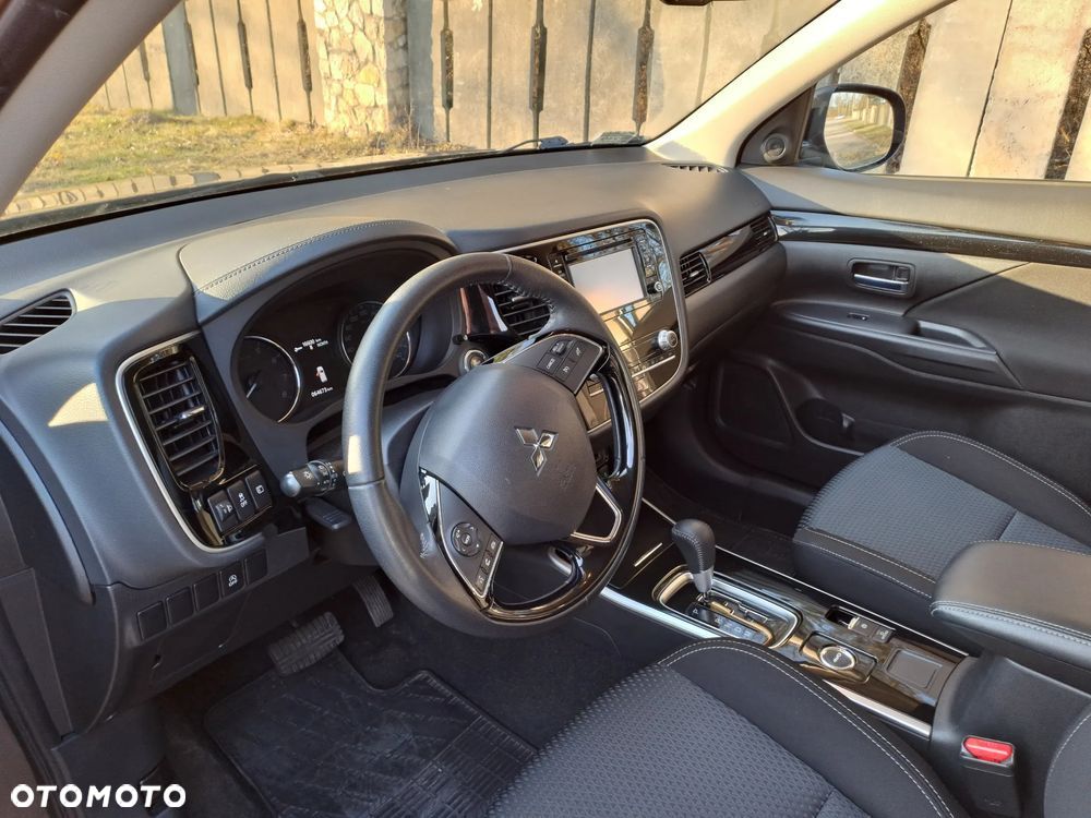 Mitsubishi Outlander 2.0 Intense 4WD CVT - 21