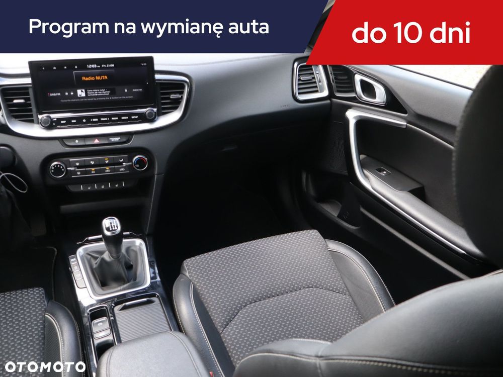 Kia XCeed - 10