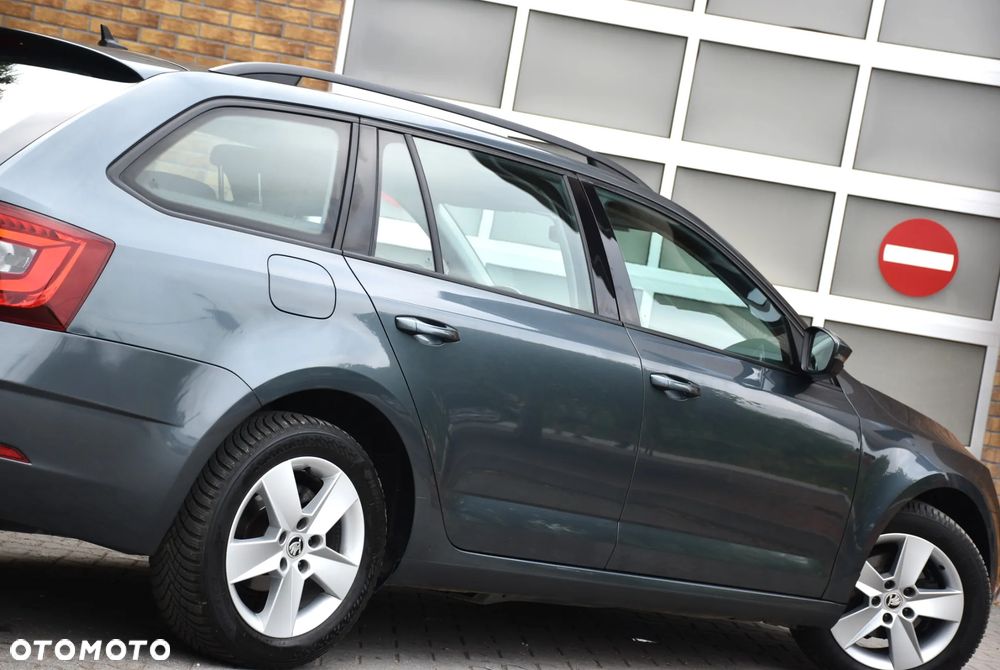 Skoda Octavia 1.6 TDI DSG Style - 41