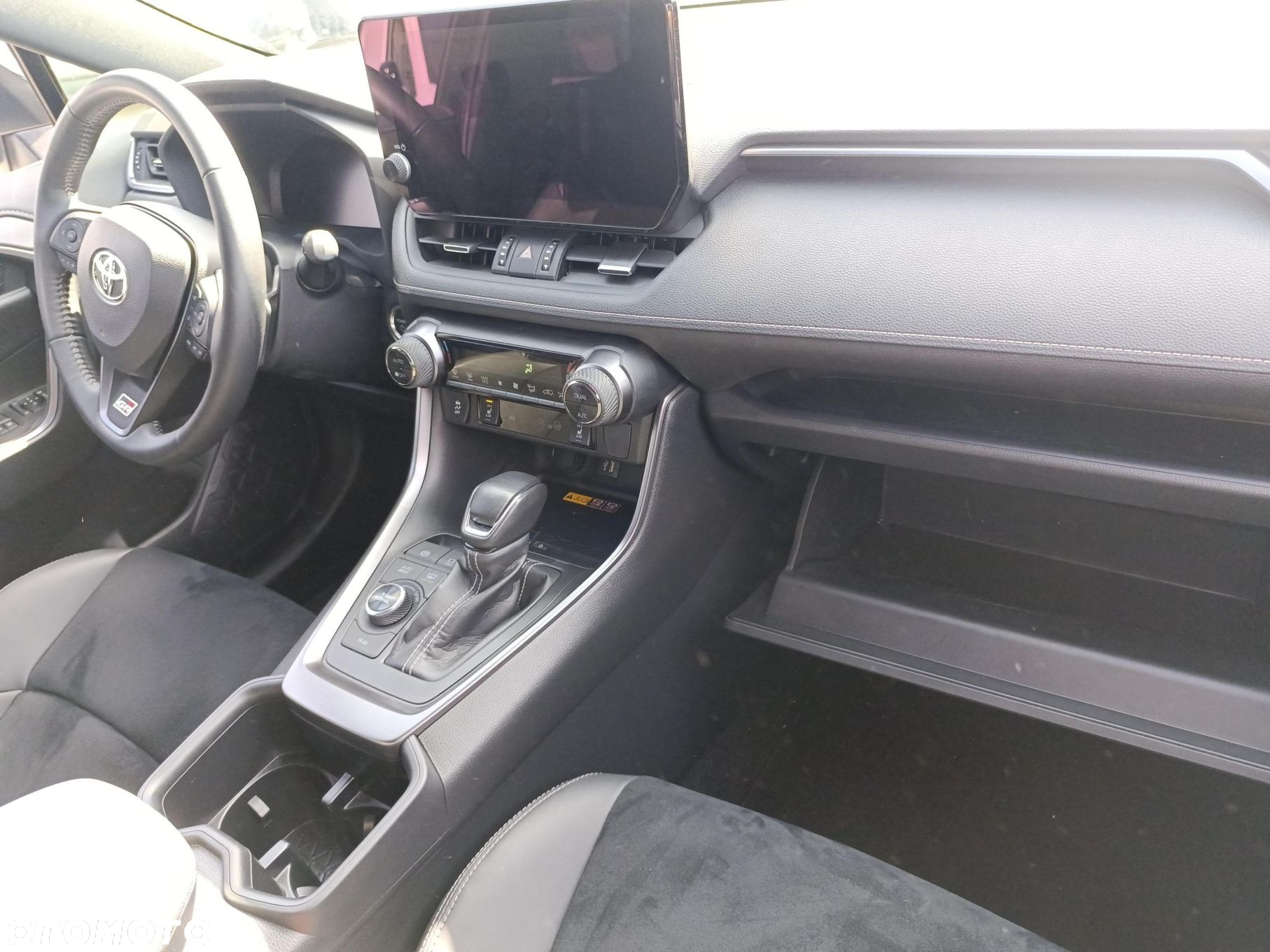 Toyota RAV4 - 10