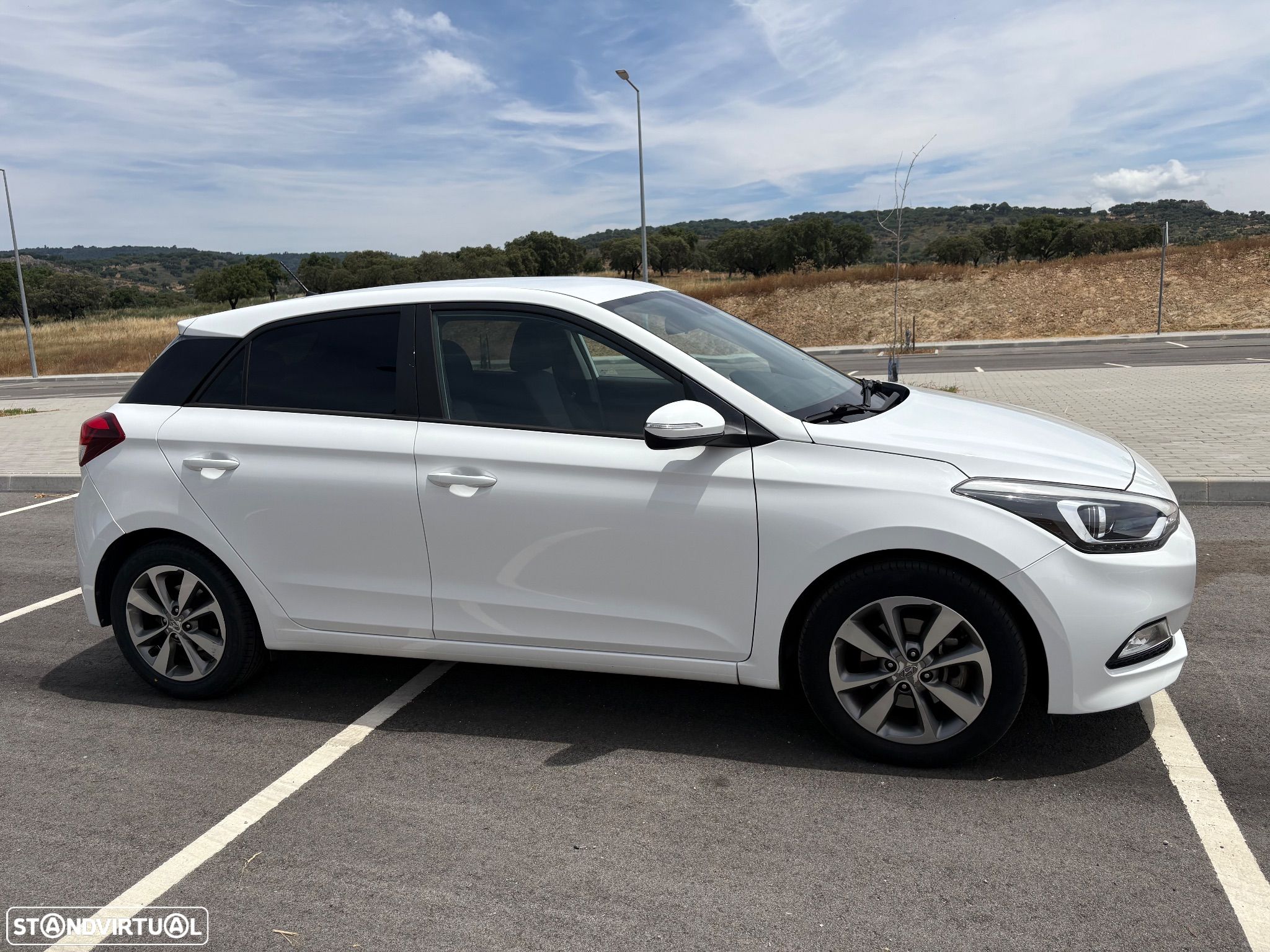 Hyundai i20 1.1 CRDi Blue Access+Bluetooth - 1