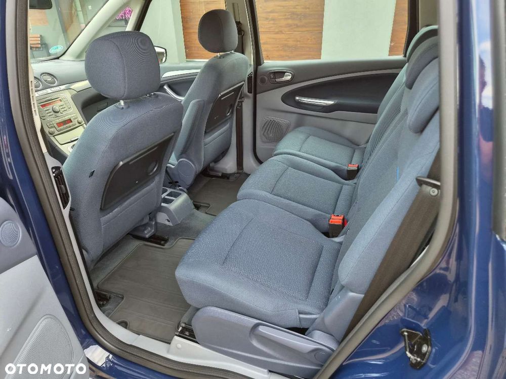 Ford Galaxy - 16