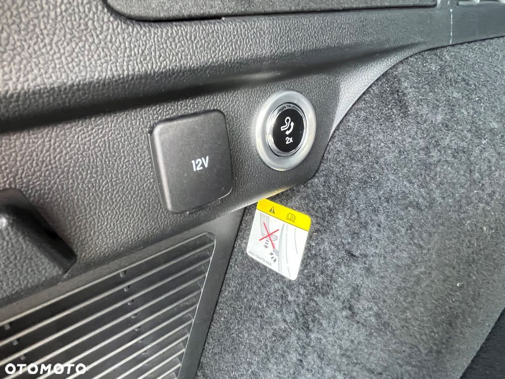 Ford Kuga 2.5 Duratec FHEV 4x4 ST-LINE X - 23