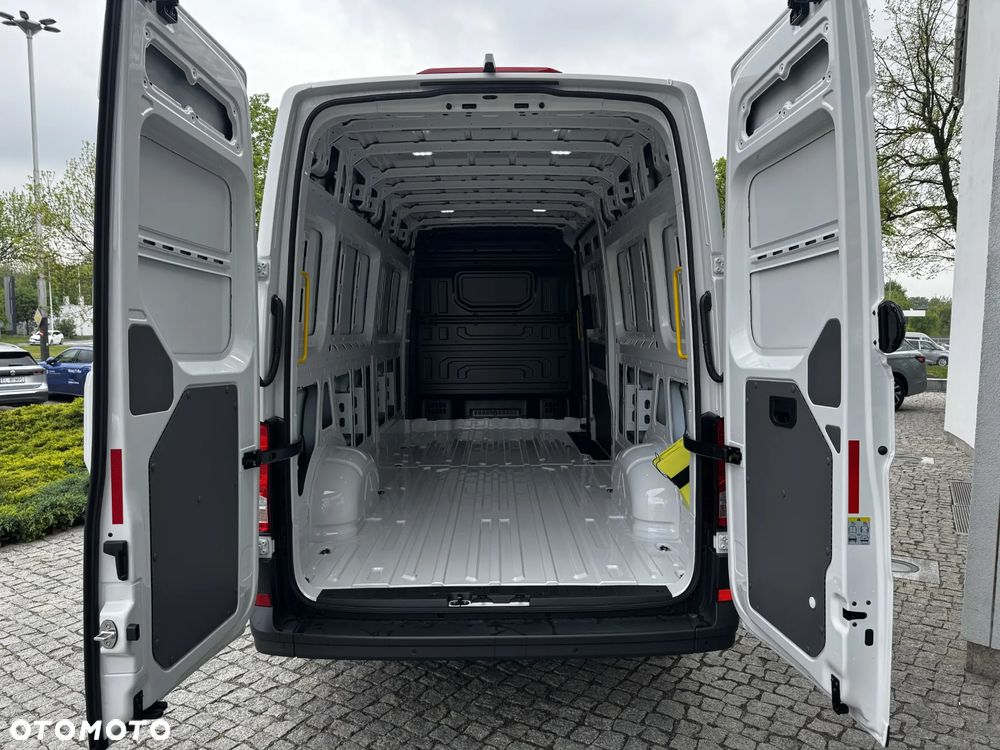 Volkswagen Crafter Maxi Furgon - 11