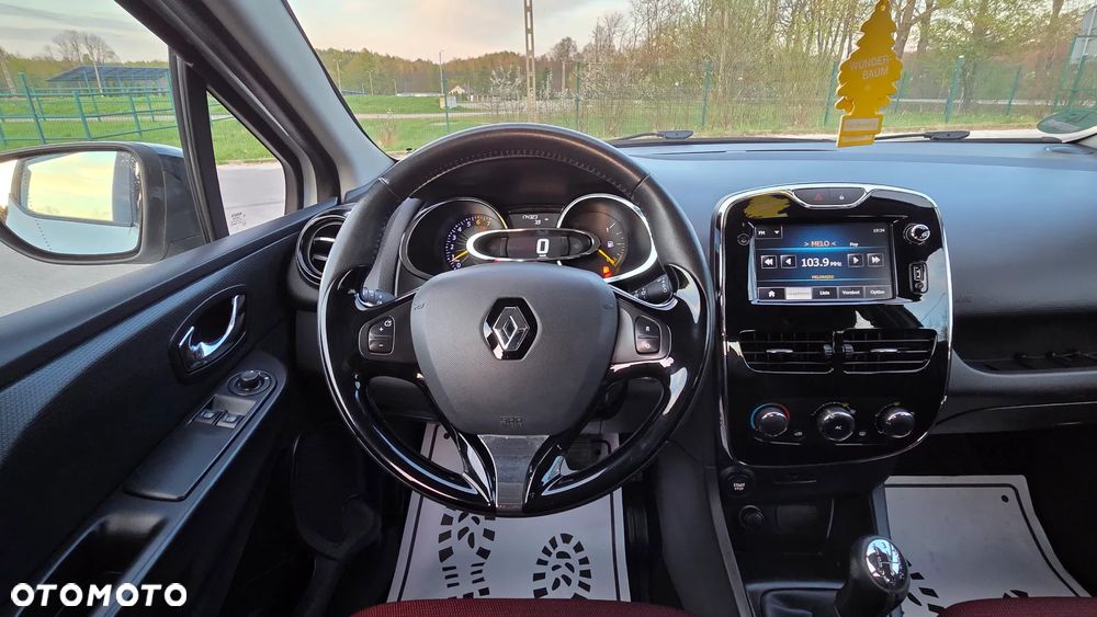 Renault Clio 1.2 16V 75 Luxe - 29