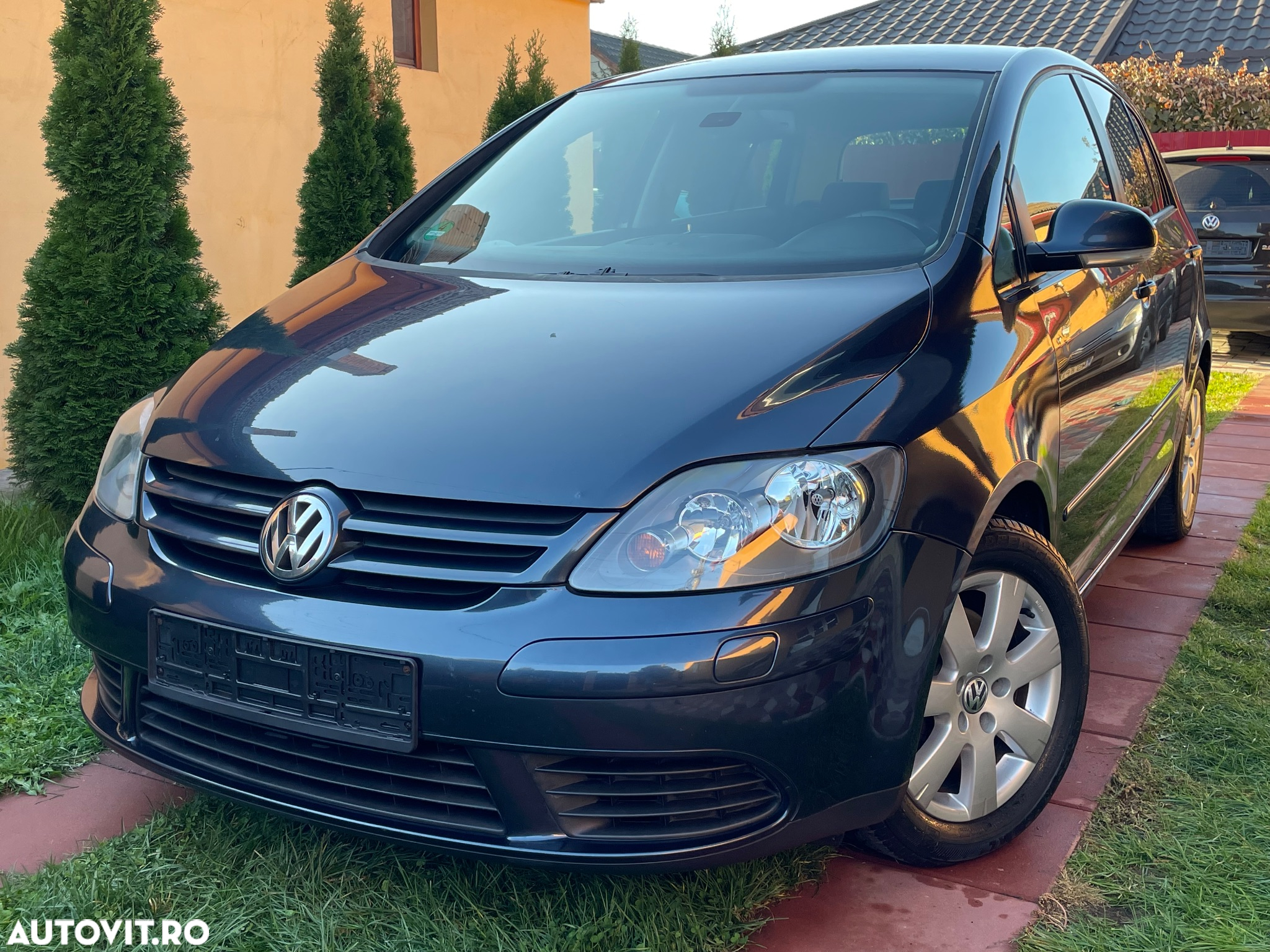 Volkswagen Golf Plus 1.9 TDI Comfortline - 32