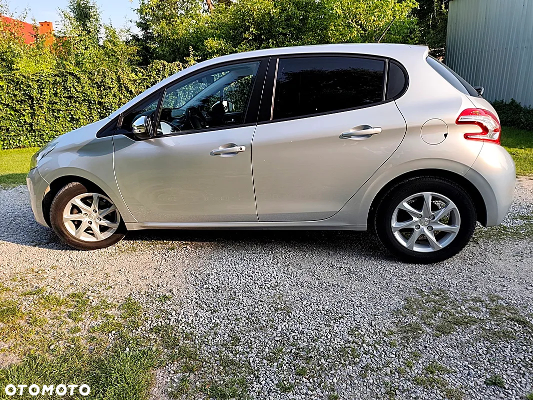 Peugeot 208 1.2 PureTech Style - 27