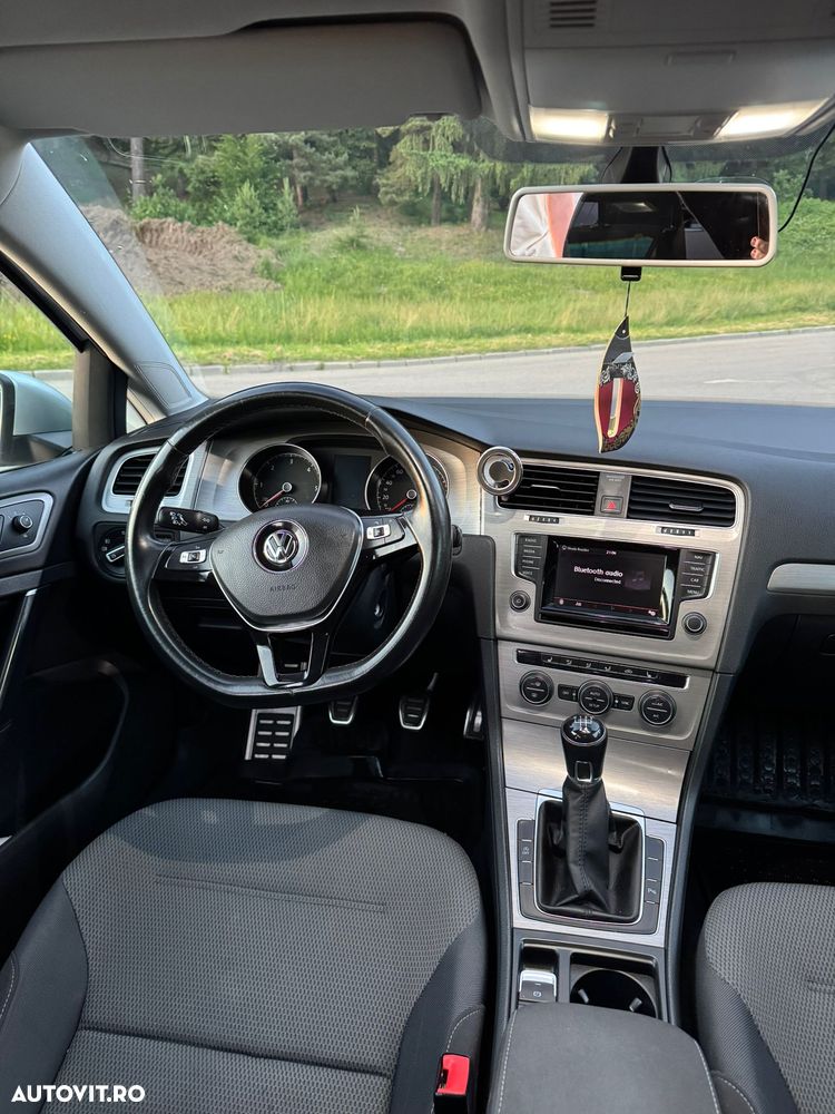 Volkswagen Golf - 12