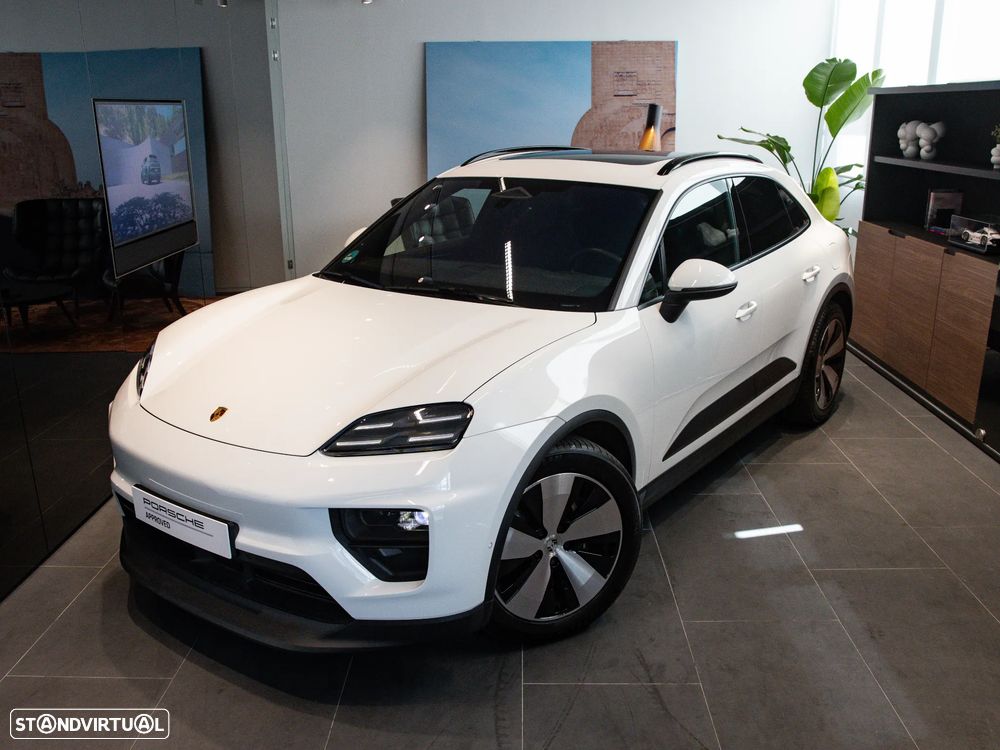 Porsche Macan Electric 4 - 5